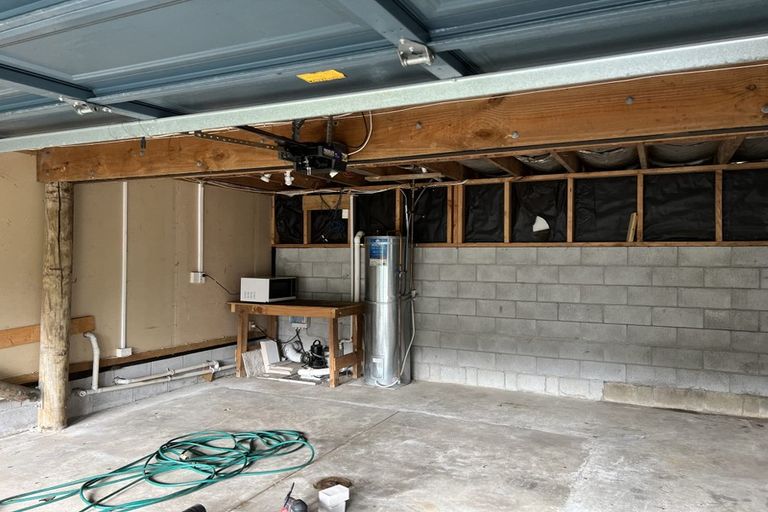 Photo of property in 1/13a Kitewao Street, Northcote, Auckland, 0627