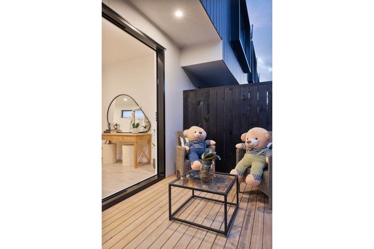 Photo of property in 5/11 Jaemont Avenue, Te Atatu South, Auckland, 0610