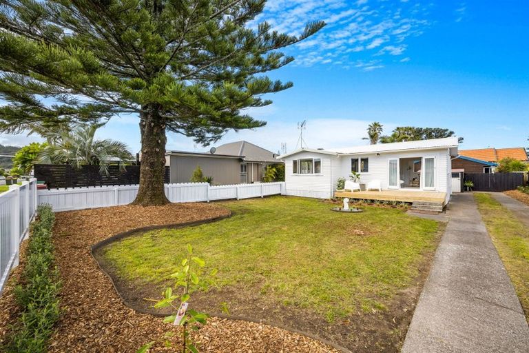 Photo of property in 3 Elizabeth Street, Orewa, 0931