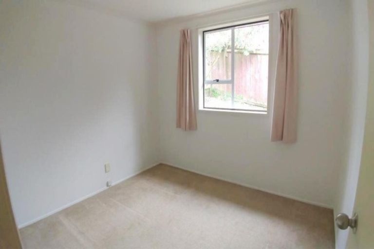 Photo of property in 2/26a Sunnynook Road, Sunnynook, Auckland, 0620