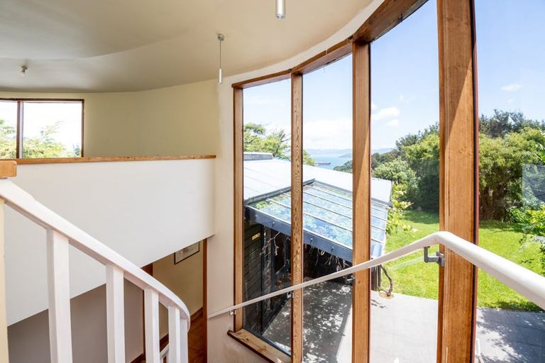 Photo of property in 5 Whiorau Grove, Lowry Bay, Lower Hutt, 5013