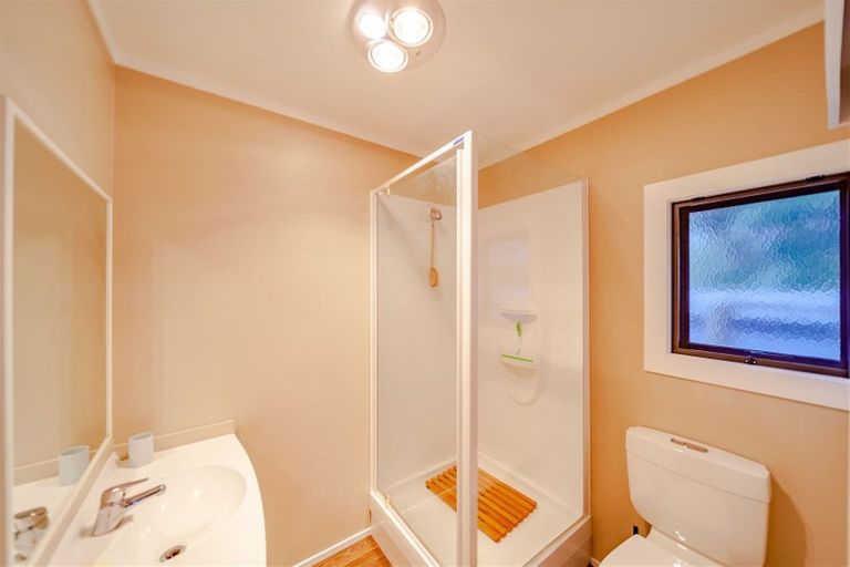 Photo of property in 132 North Shore Road, Eskdale, Napier, 4182