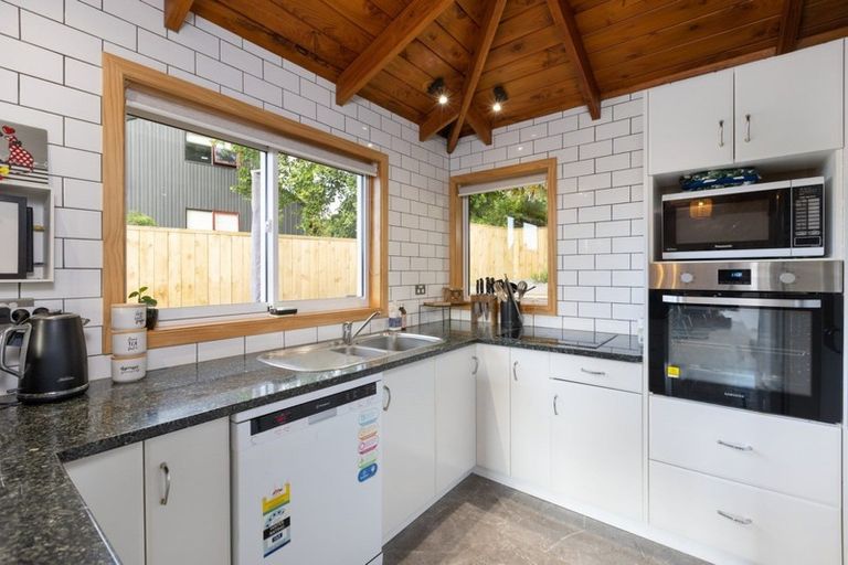 Photo of property in 132 Hinewa Road, Otumoetai, Tauranga, 3110