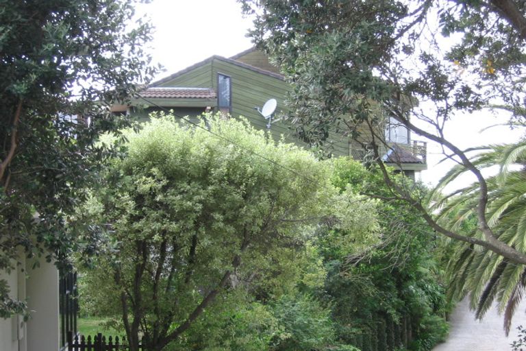 Photo of property in 2/19 Beach Road, Castor Bay, Auckland, 0620