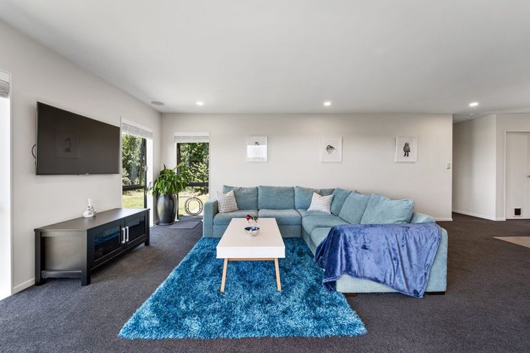 Photo of property in 22 Woodridge Drive, Stanmore Bay, Whangaparaoa, 0932