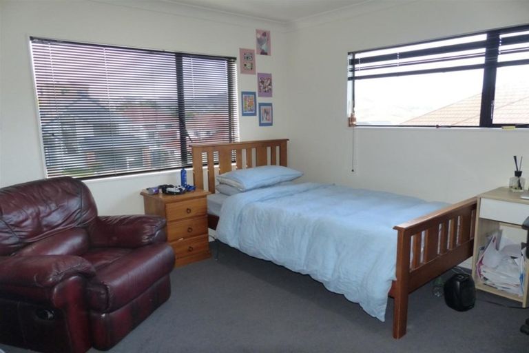 Photo of property in 9 Corsham Grove, Churton Park, Wellington, 6037