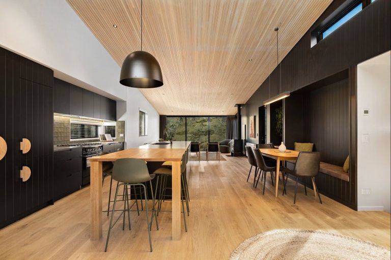 Photo of property in 11 Powder Terrace, Arthurs Point, Queenstown, 9371