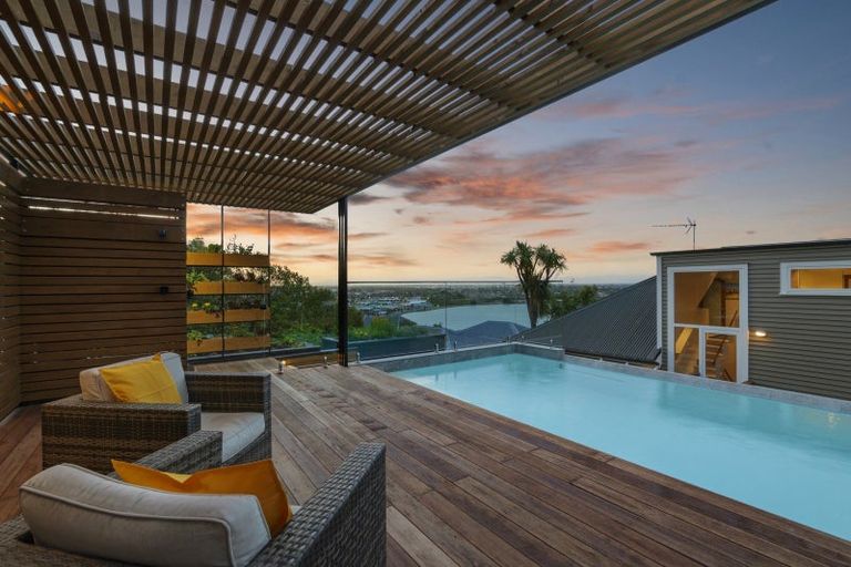 Photo of property in 36 Saint Andrews Hill Road, Mount Pleasant, Christchurch, 8081