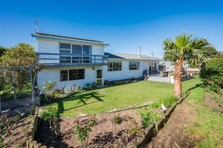 Photo of property in 4 Elder Grove, Paraparaumu, 5032