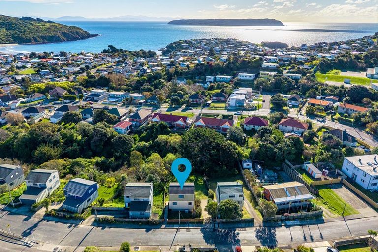 Photo of property in 8 Morere Street, Titahi Bay, Porirua, 5022