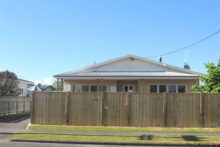 Photo of property in 73 Williams Street, Cambridge, 3434