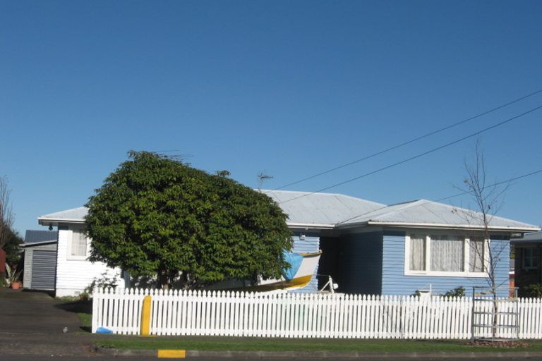 Photo of property in 134 Russell Road, Manurewa, Auckland, 2102