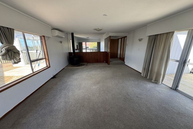 Photo of property in 23 Chatswood Grove, Chatswood, Auckland, 0626