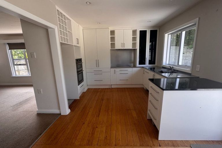 Photo of property in 52 Mays Road, St Albans, Christchurch, 8052