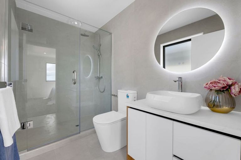 Photo of property in 2 Elevation Street, Flat Bush, Auckland, 2019