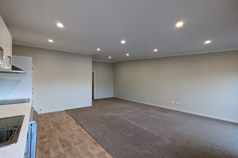 Photo of property in 1/19 Collins Avenue, Tawa, Wellington, 5028