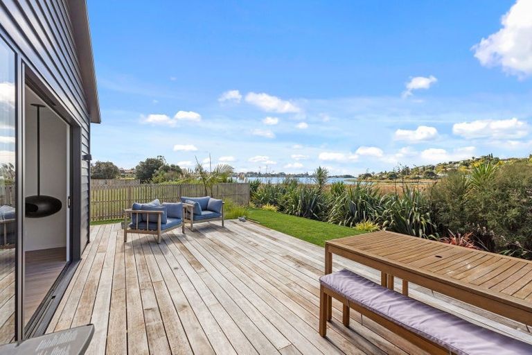 Photo of property in 37 Tangaroa Place, Poike, Tauranga, 3112