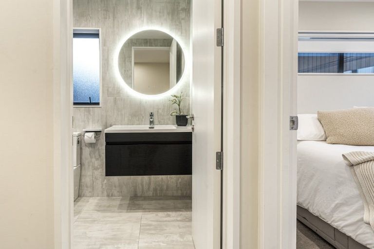 Photo of property in 21a Lumbarda Drive, Kumeu, 0810