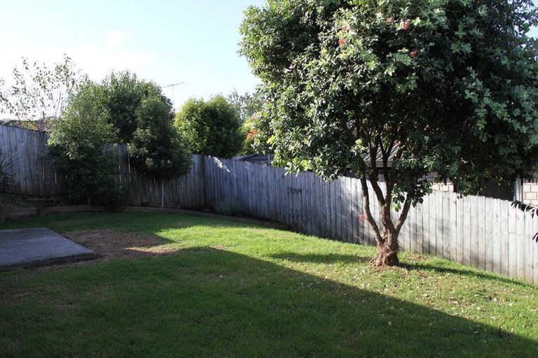 Photo of property in 28 Les Marston Place, Pukekohe, 2120