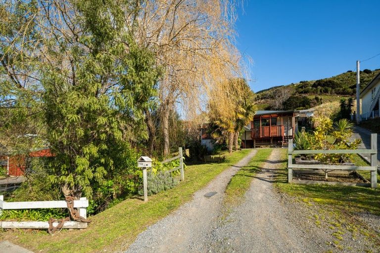 Photo of property in 5a Cornwall Street, Picton, 7220