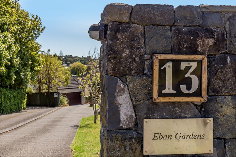 Photo of property in 13l Eban Avenue, Hillcrest, Auckland, 0627