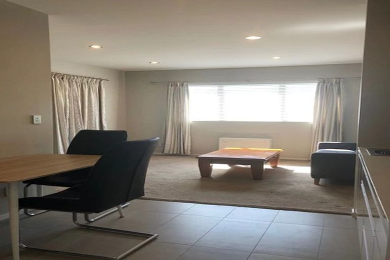 Photo of property in 16 Mural Place, Greenhithe, Auckland, 0632