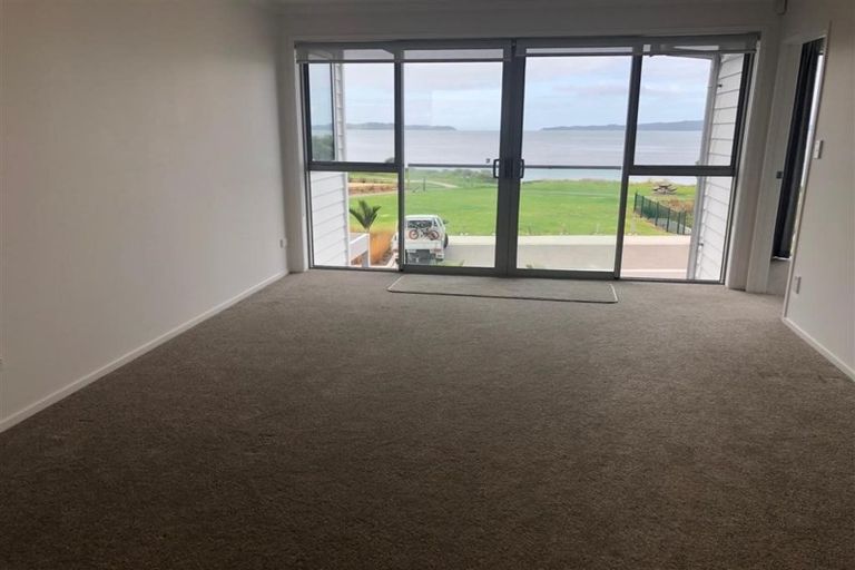 Photo of property in 2 Trevally Place, Snells Beach, 0920
