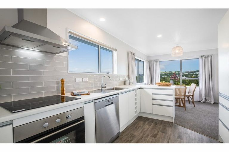 Photo of property in 34 Cypress Drive, Maungaraki, Lower Hutt, 5010