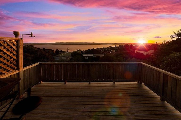 Photo of property in 2/164 Rangatira Road, Beach Haven, Auckland, 0626