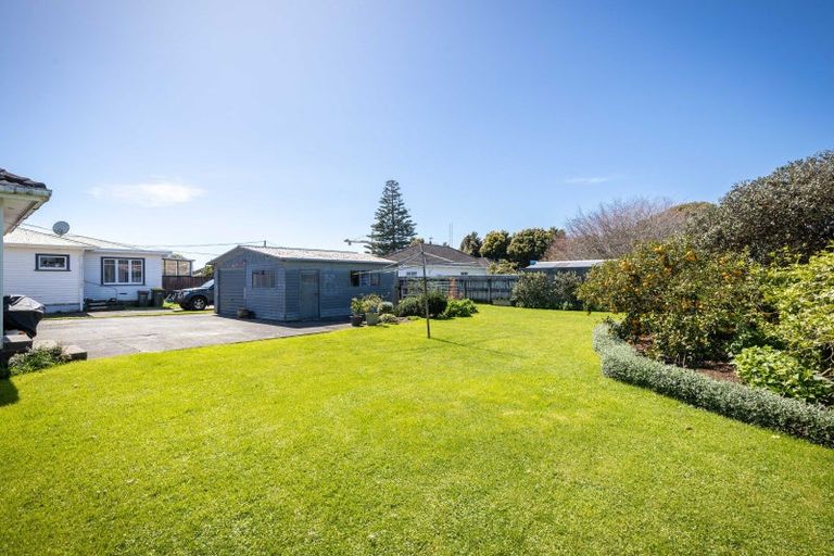 Photo of property in 131 Seaview Road, Westown, New Plymouth, 4310