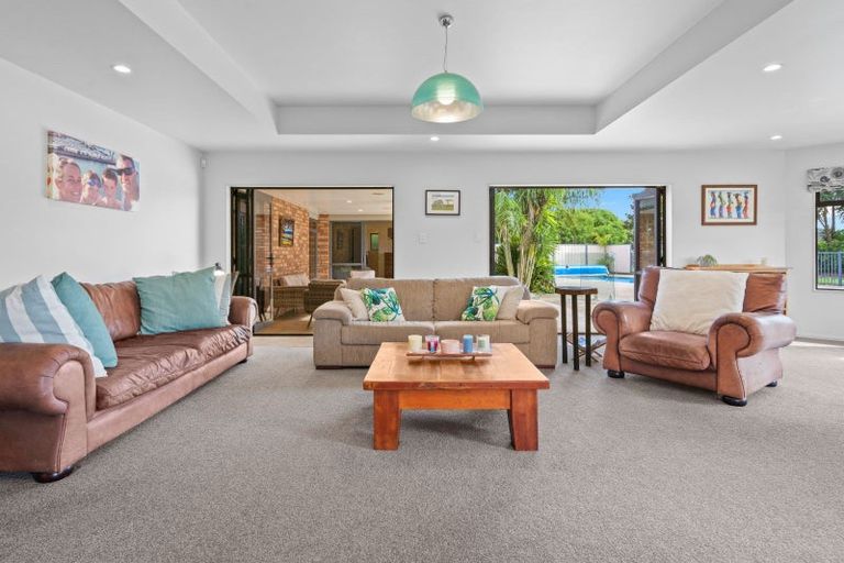 Photo of property in 16 Cairn Way, Te Kamo, Kamo, 0185