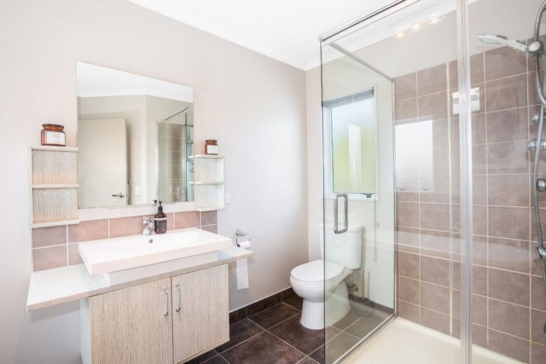 Photo of property in 11 Te Puia Drive, Aotea, Porirua, 5024