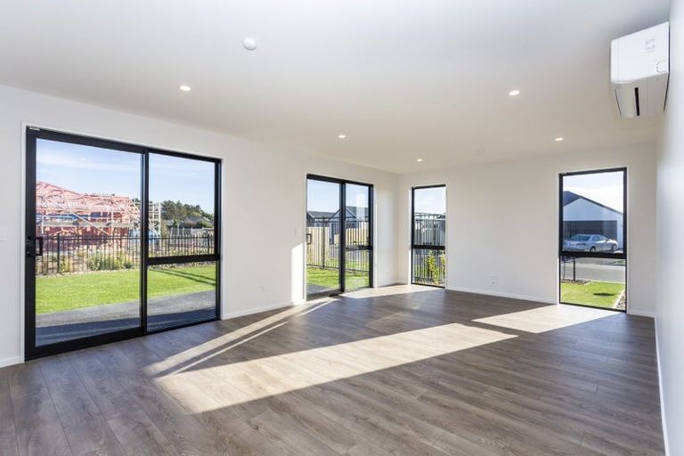 Photo of property in 10 Kakatai Place, North New Brighton, 8083