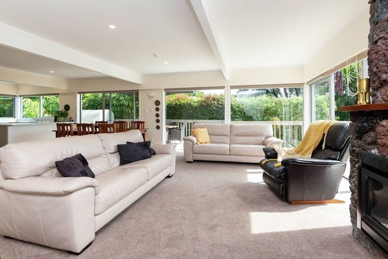 Photo of property in 44 Colmar Road, Mellons Bay, Auckland, 2014