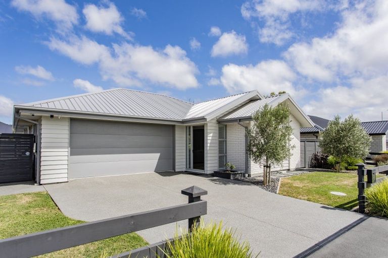 Photo of property in 8 Muirhill Street, Halswell, Christchurch, 8025