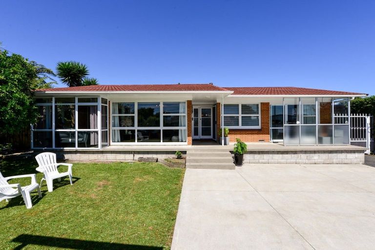 Photo of property in 51 Sandwich Road, St Andrews, Hamilton, 3200