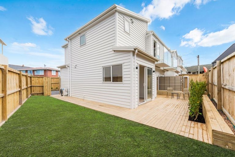 Photo of property in 6d Law Street, Torbay, Auckland, 0630