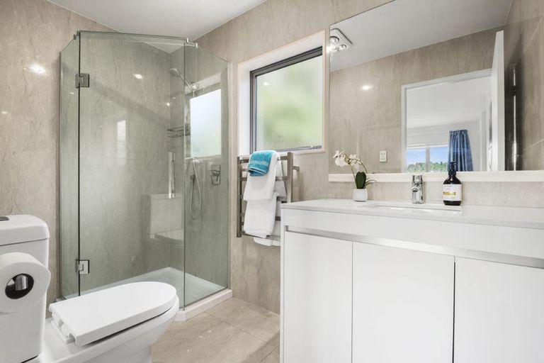 Photo of property in 21 Golden Morning Drive, Albany Heights, Auckland, 0632