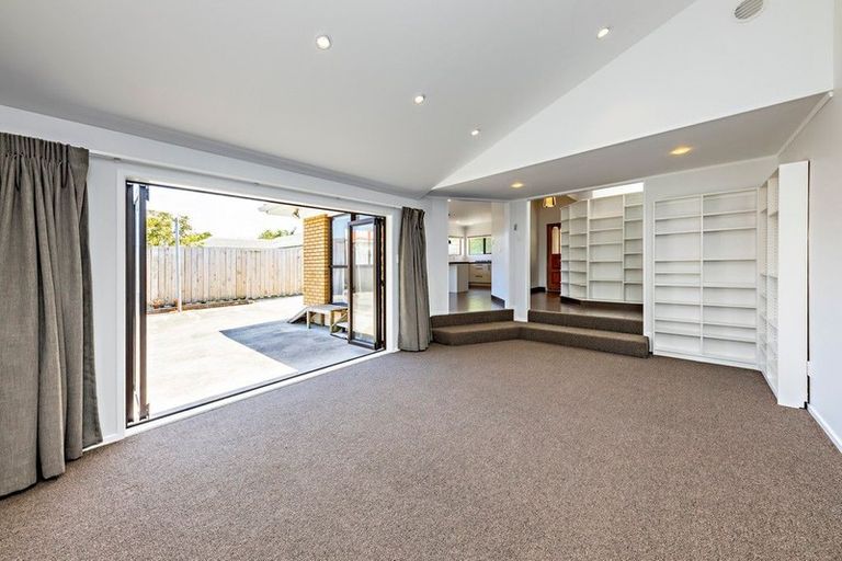 Photo of property in 3 Aztec Place, Conifer Grove, Takanini, 2112