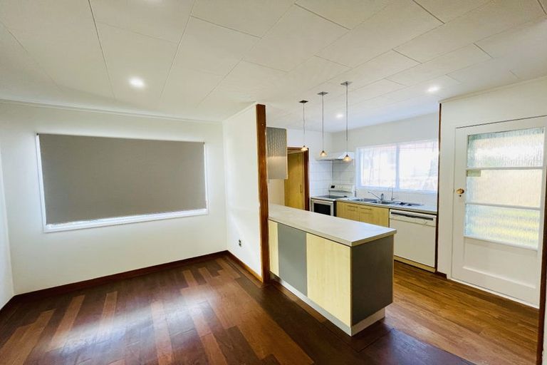 Photo of property in 72 Kaipatiki Road, Glenfield, Auckland, 0629