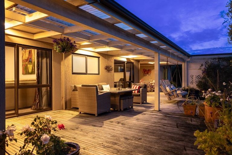 Photo of property in 4 Barbaras Way, Waikanae Beach, Waikanae, 5036