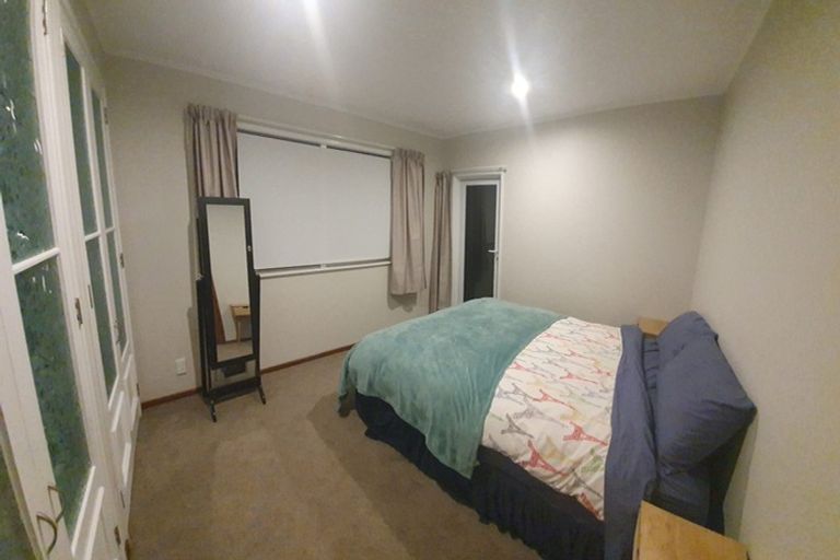 Photo of property in 190 Golf Road, Titirangi, Auckland, 0604