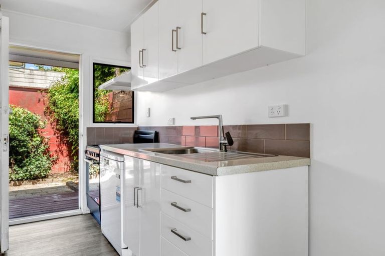 Photo of property in 5/66 Robinson Avenue, Holdens Bay, Rotorua, 3010