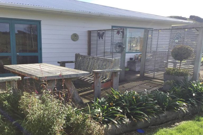 Photo of property in 1405 Masterton Castlepoint Road, Tauweru, Masterton, 5889