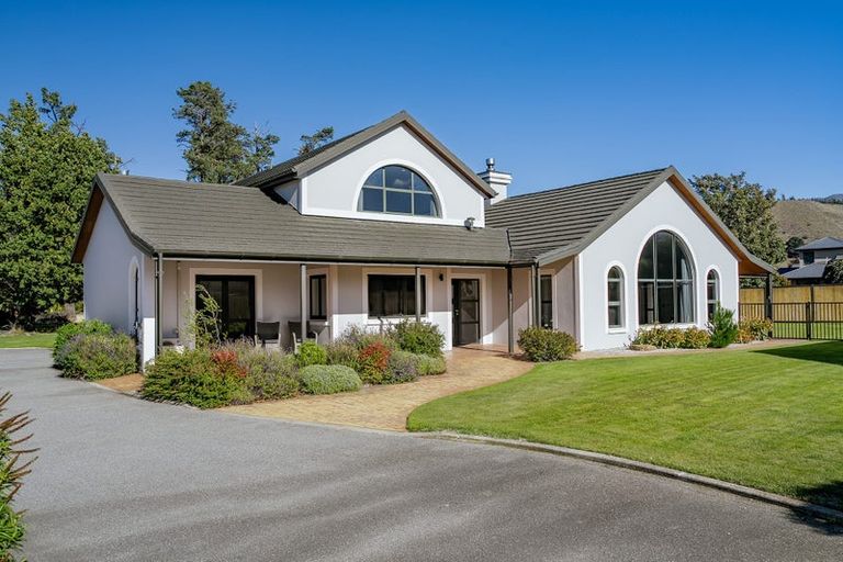 Photo of property in 32 Pisa Moorings Road, Mount Pisa, Cromwell, 9383