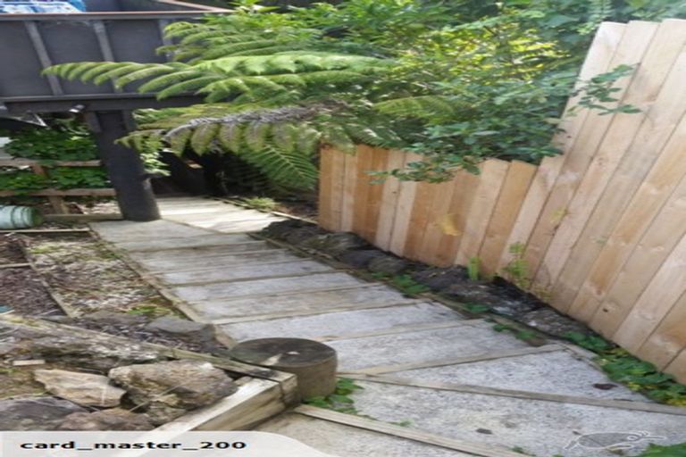 Photo of property in 16a Vonnell Place, Birkdale, Auckland, 0626