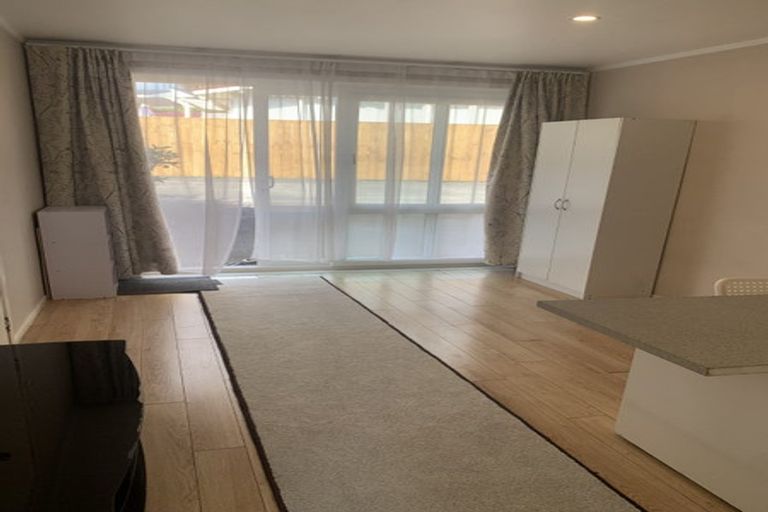Photo of property in 2/7 Pinero Place, Bucklands Beach, Auckland, 2014