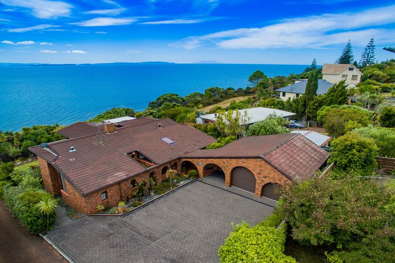 Photo of property in 60 Pacific Parade, Army Bay, Whangaparaoa, 0930