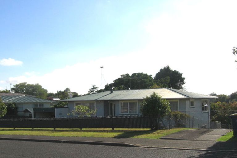 Photo of property in 4 Hatherlow Street, Glenfield, Auckland, 0629