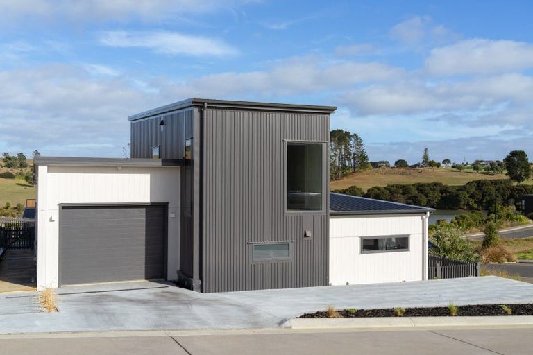 Photo of property in 2 Taeore Lane, Raglan, 3225